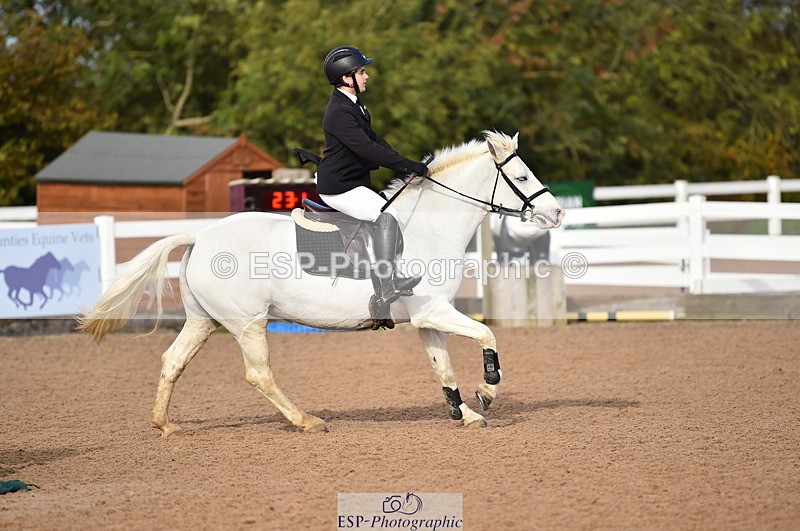 231028A-111732-00757 - Cls 2 British Novice & 80cm Open