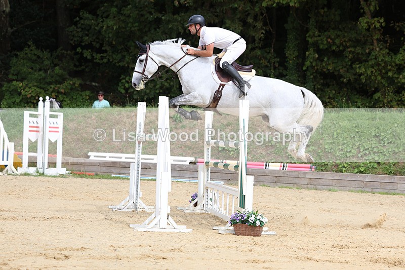 3E7A4621 - Class 9: Senior 1.30m open