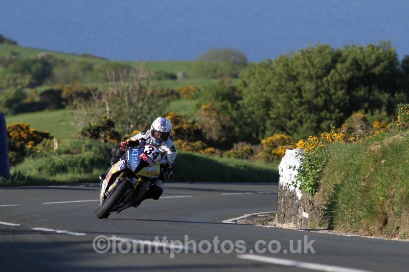 Paul Shoesmith BMW / Ice Valley by Motorsave Trade - Monday Practice Solos