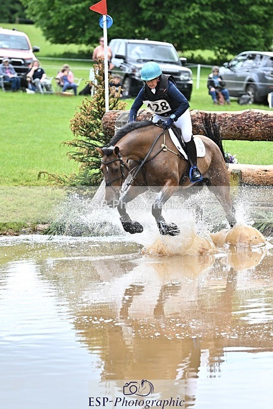 240526-114858-20721 - 428-COOLEY_SNAPCHAT-Selina_Milnes