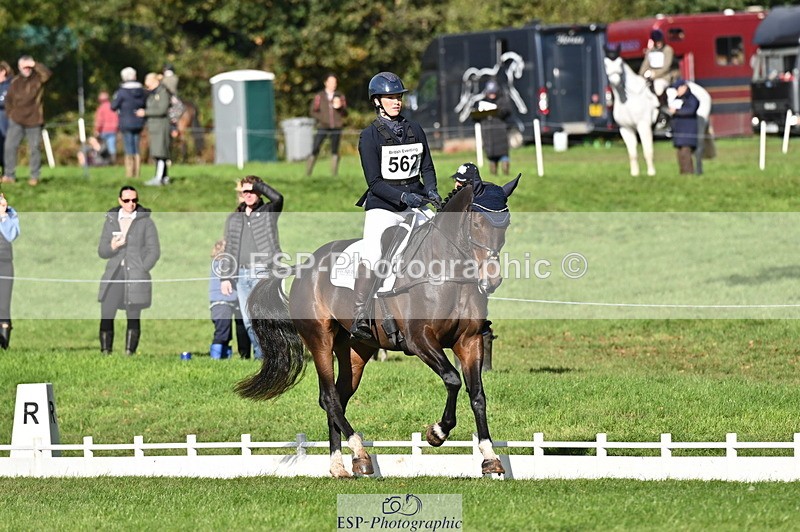 251024A-112730-09666 - G-562-Phoebe.Lagor