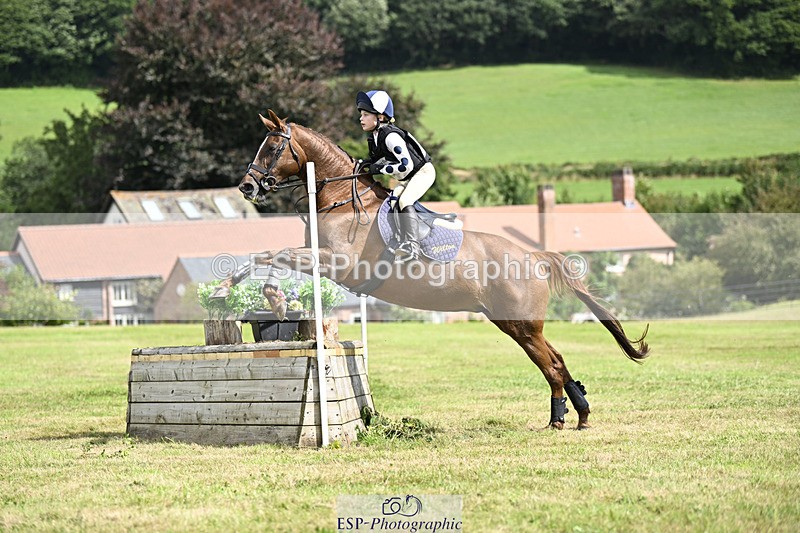 240825X-114558-32600 - 70cm XC 11.00 to 12.00