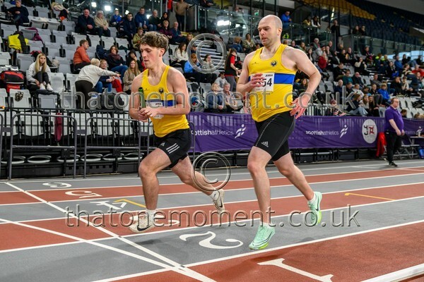 CombiMast25-925683 - Track Male Set One