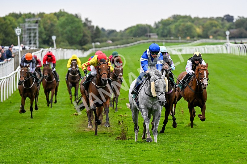 011025-Race 6-Mudamer-0591 - Race 6