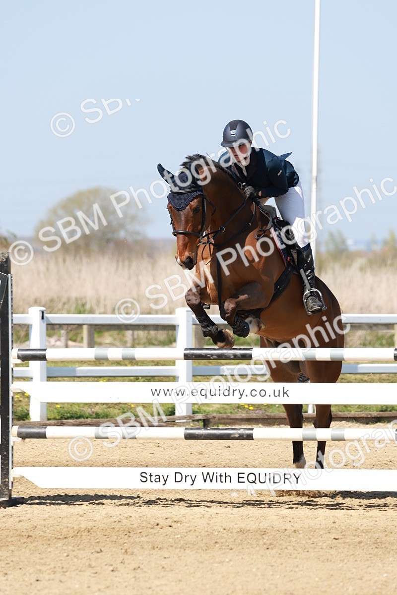 SBM_004243 - Class 17 - Senior Newcomers - 1.10m