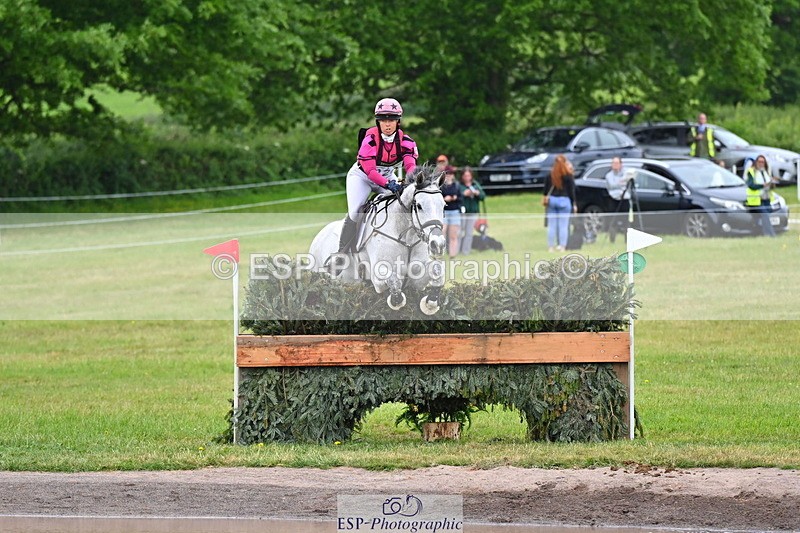 250524A-122308-10178 - B-320-Emma.Hyslop-Webb-CHICAGO.CHARLIE