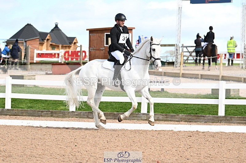 240324A-132309-03627 - Novice 27, 12.30 to 13.50