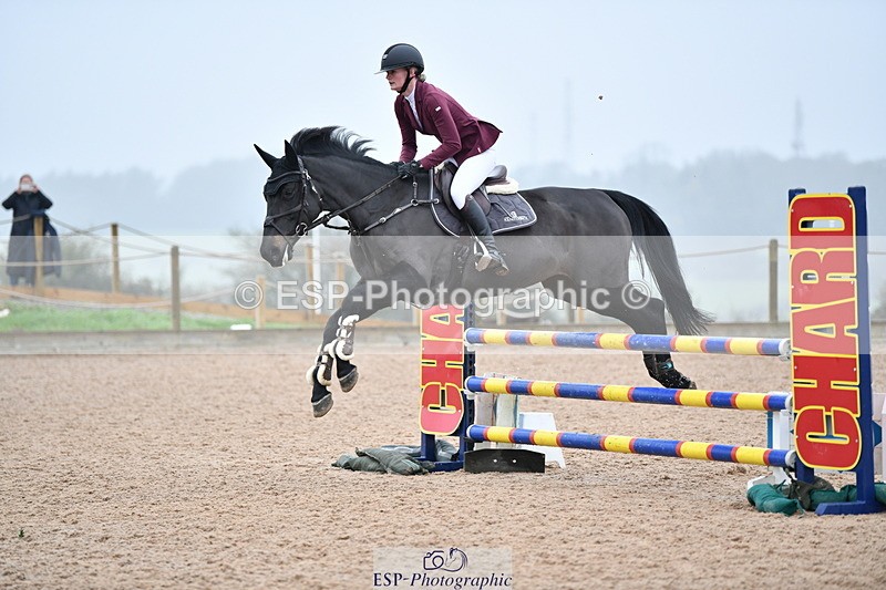 241102A-105447-04127 - SAT Cls 9 British Novice and 90cm Open