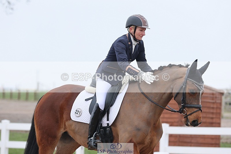 250216-104458-05067 - 221-Alice.Peternell-Noa.Le