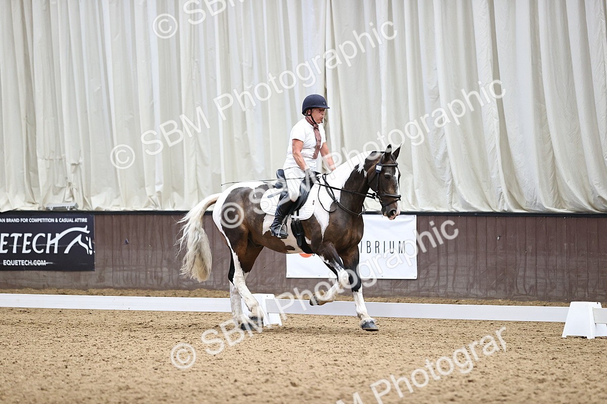 SBM_001946 - Novice 4 - 11.15-13.22