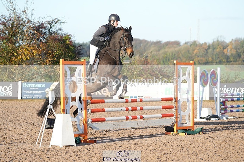 251108-084514-01823 - Cls 9 British Novice and 90cm Open