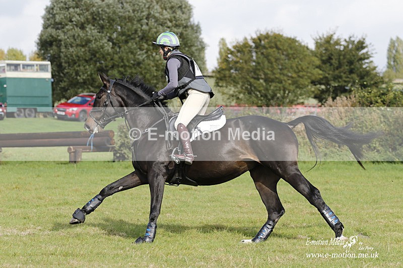  WWHT 171021 3030 - Intermediate (0.90m)  17/10/21