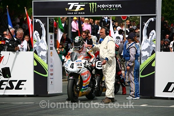  - Senior Race - TT 2010