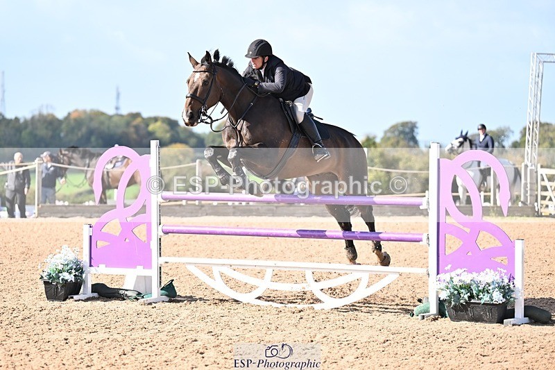 251004-132452-02179 - Cls 10 Foxhunter and 1.20m