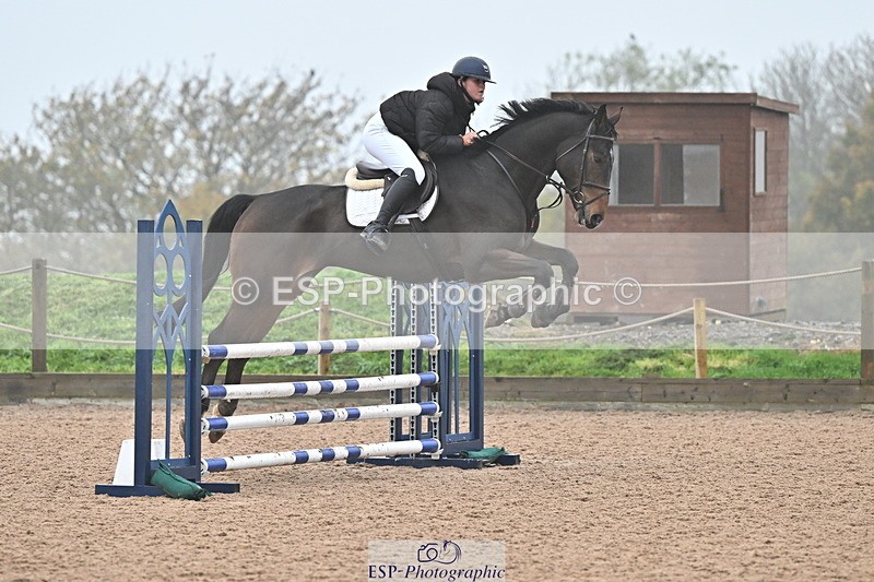 241103A-103259-06671 - SUN Cls 18 British Novice and 90cm Open