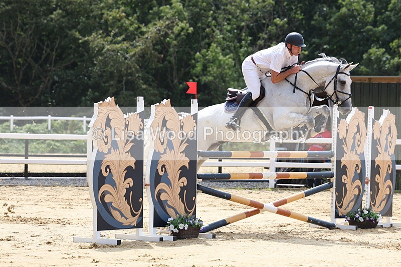 3E7A4201 - Class 7: Senior Newcomers/1.10m open