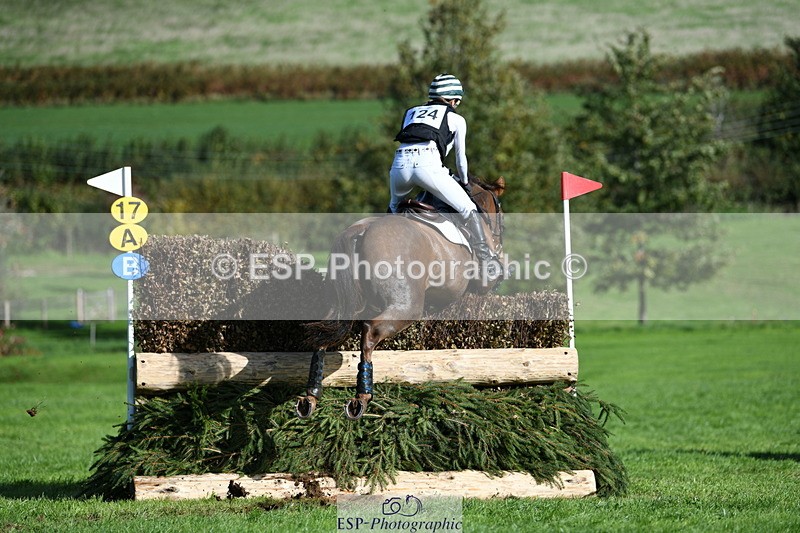 251024A-121245-09208 - B-124-Sophie.Lamb