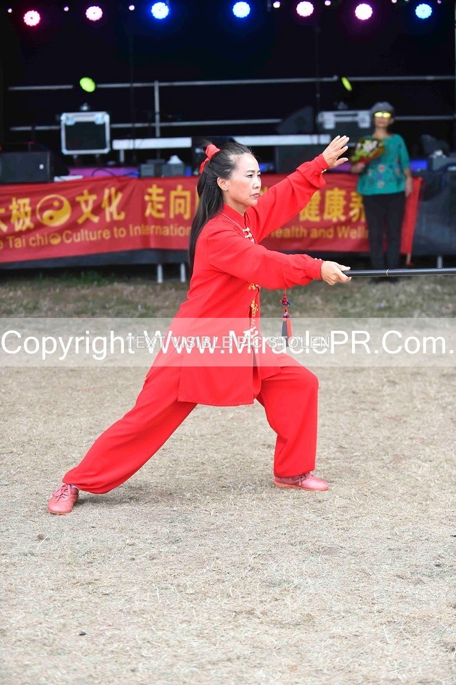 SH4_1536 - Tai Chi with Lisa Kay.