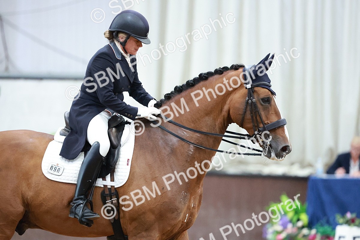 SBM_021137 - Class 13 - FEI INT I - 16.26-17.14