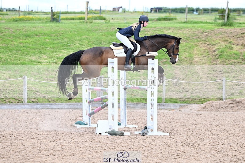 240608A-142735-02751 - Cls 5 Snr Foxhunter and 1.20m Open