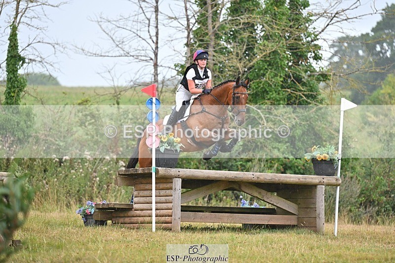 250803A-130901-14029 - M-576-Ella.Otto-SUMMERBRIDGE.TIPP