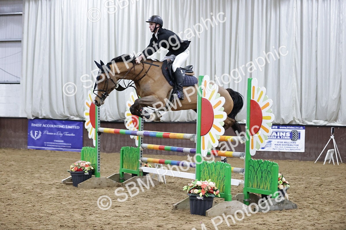 SBM_001098 - Class 4 - Senior Newcomers/ 1.10m Open