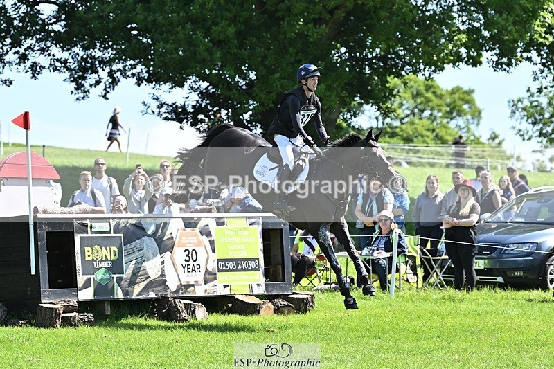 240525-110117-12175 - 325-MIDNIGHT_ENDEAVOUR-Tom_Jackson