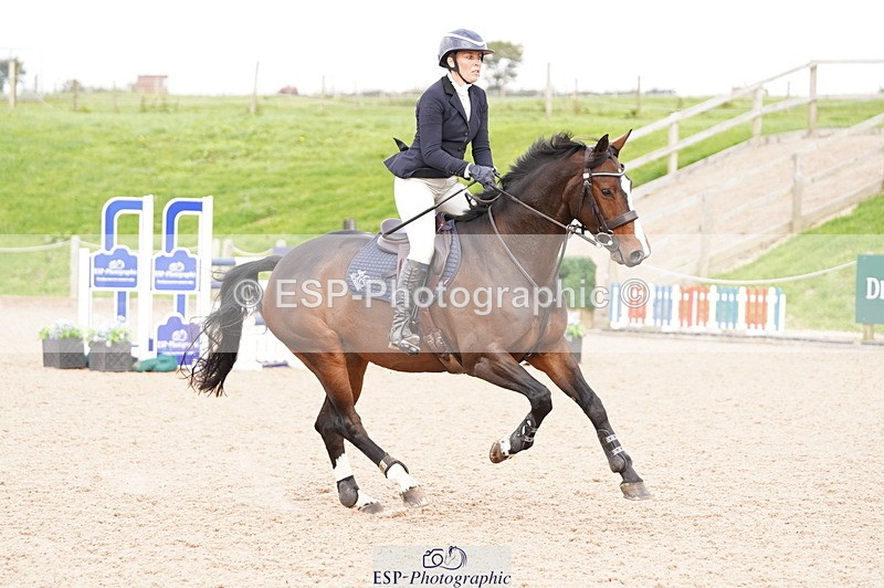 241004A-145008-00816 - Fri 04 Snr Fox & 1.20m Open
