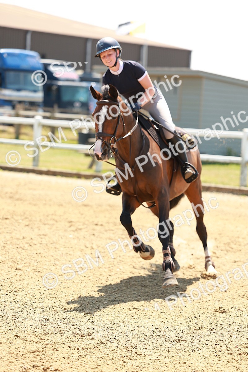 SBM_001416 - Class 4 - Senior Newcomers - 1.10m