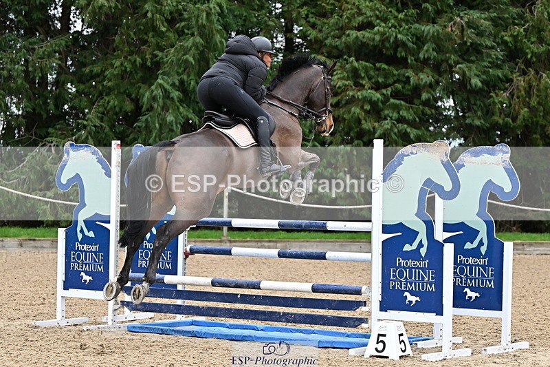 250201A-142935-00959 - Cls 04 Local Horse 120cm