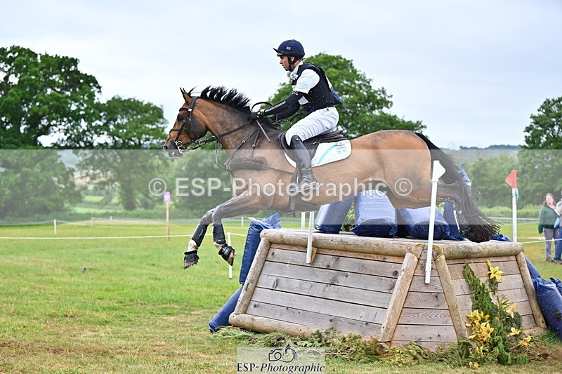 250524A-130410-10787 - B-367-Tom.Grant-QUID