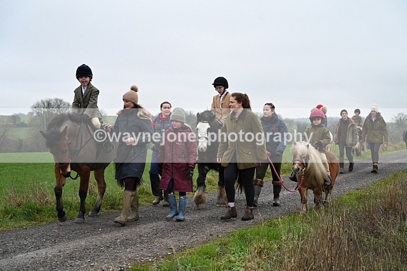 WJ7_9835 - Walk out..