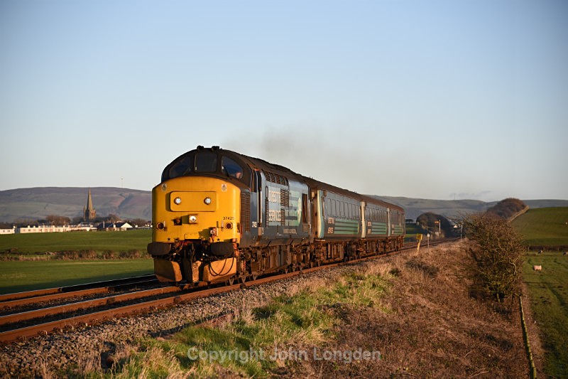 JL - 4.1.17 37425 2C41 14.37 Barrow - Carlisle, Haverigg crossing - Cumbrian Coast (north to south)