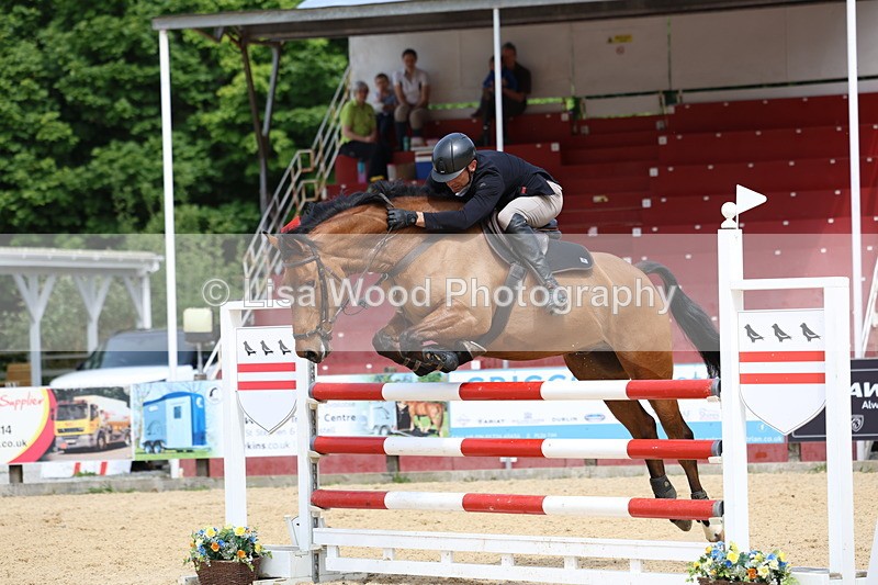 3E7A9273 - Class 7: Senior 1.05m
