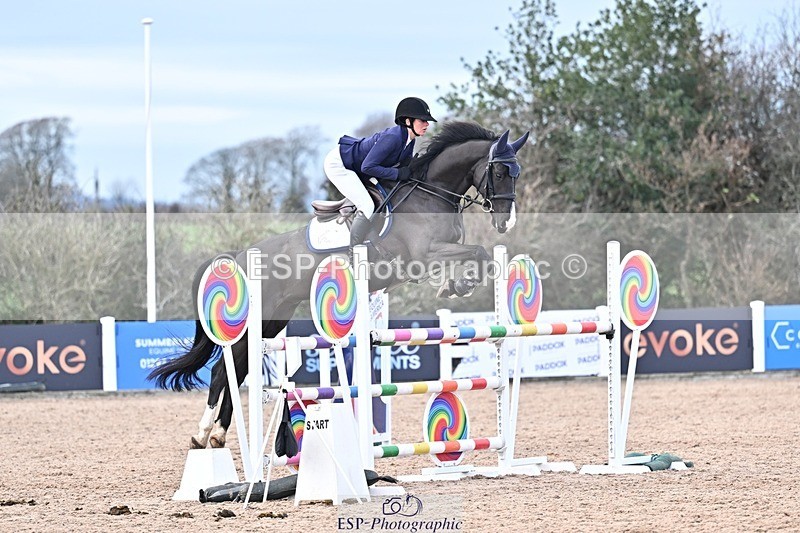 251126-133546-00598 - Cls 5 Foxhunter and 1.20m