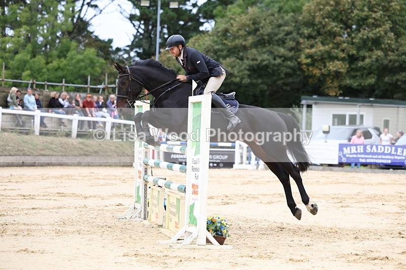 3E7A3411 - Class 9: Senior Foxhunter/1.20 open