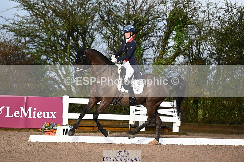 240218A-091020-05035 - 162-Holly.Kerslake-Totil.Platinum