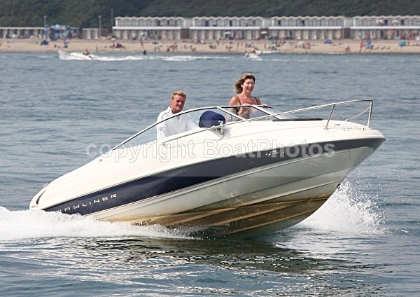 090809 BAYLINER CAPRI IMG_7093 - Speedboats