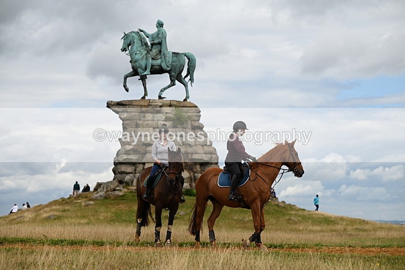 DSC_7024 - Time at Statue 12:45 to 13:15