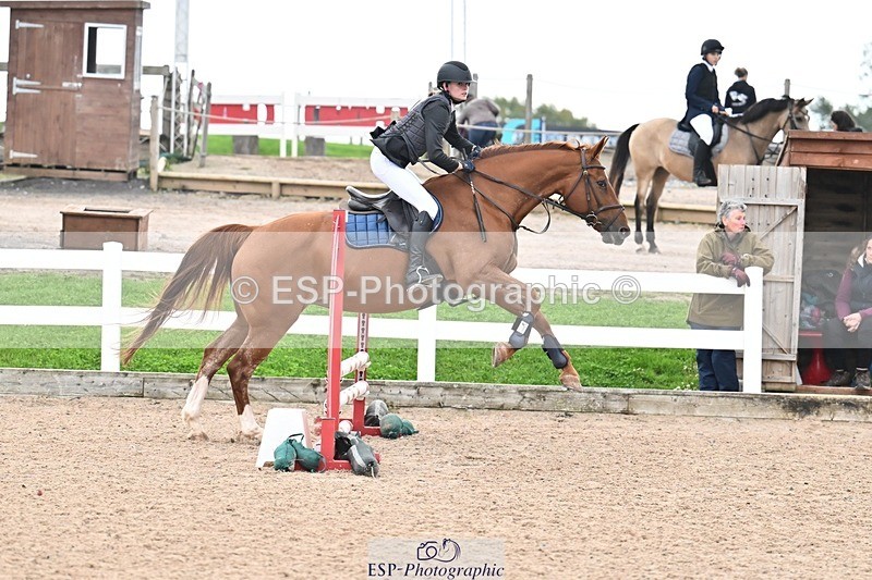 250920-100646-00120 - Cls 20+21 Club and Schools 60cm