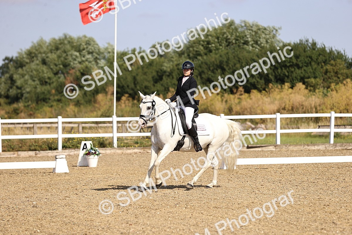 SBM_008671 - Novice 5 - 08.30-9.33