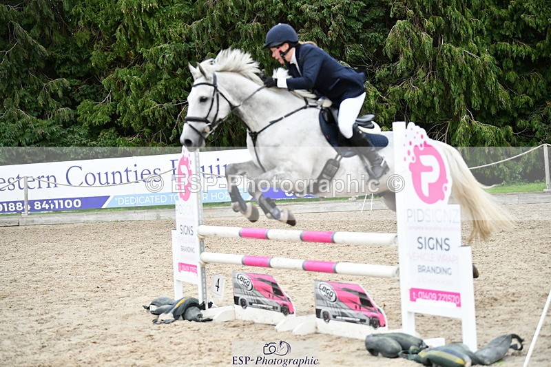 251004A-173305-02496 - Classes 12 & 13 90cm