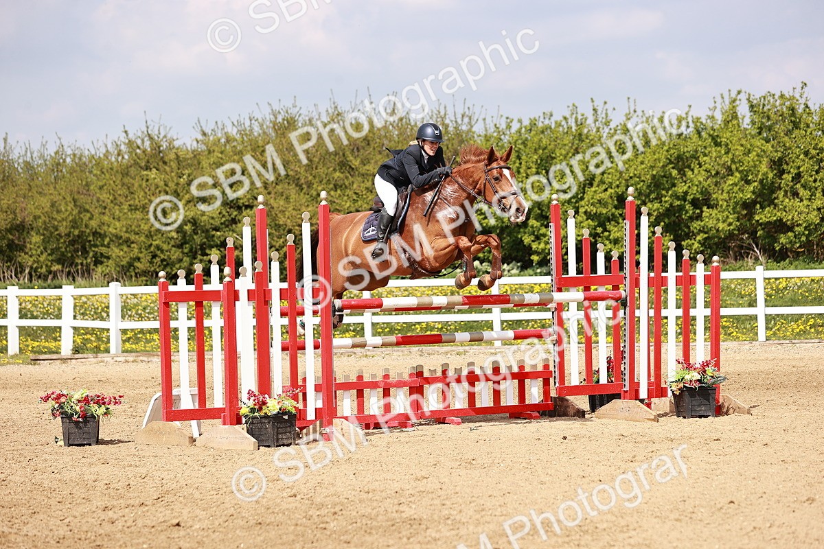  - Class 26 - Senior Foxhunter - 1.20m