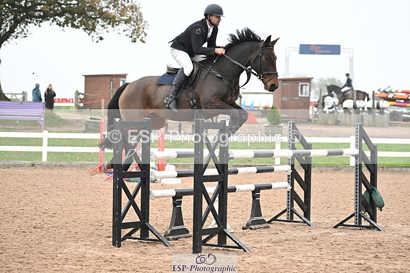 241102A-131113-04734 - SAT Cls 15 Foxhunter and 1.20m Open