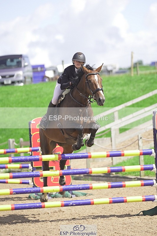 230806A-112106-01566 - Cls 13 Snr Newcomers & 1.10m Open