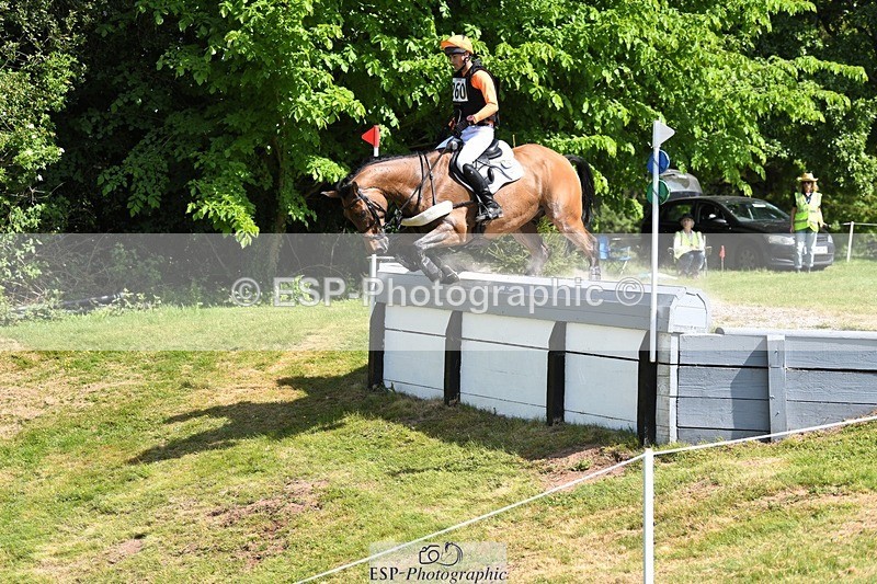 230527-105310-09244 - 260-LOW_MOOR_LUCKY-Tom_Woodward-XC