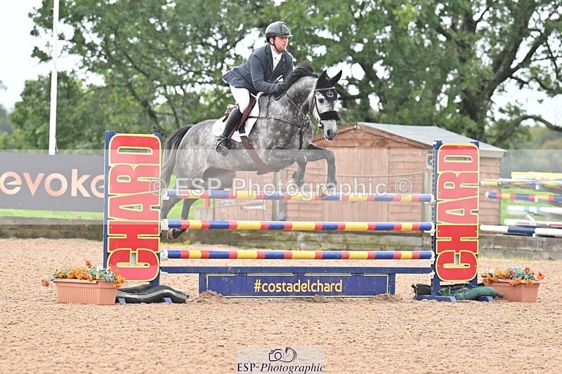 251003-133705-01165 - Cls 3 Foxhunter and 1.20m