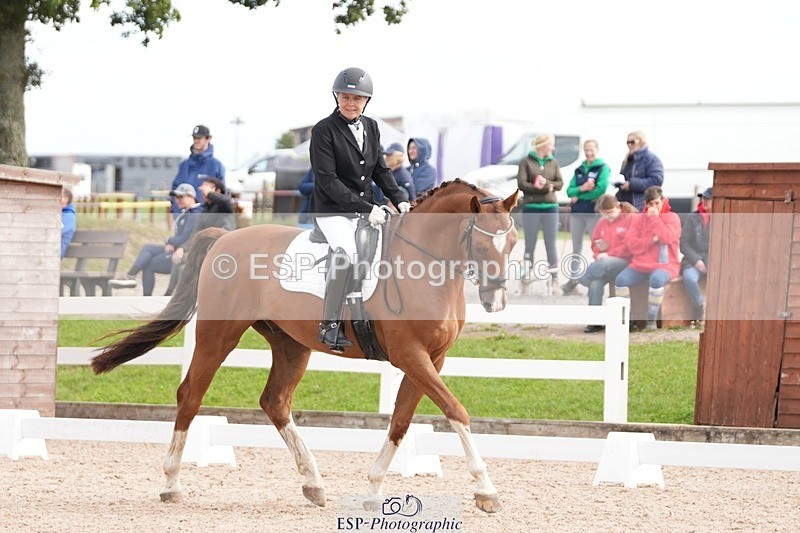 250906-112129-01606 - 007-Karen.DanceHevans.Sign.of.the.Times