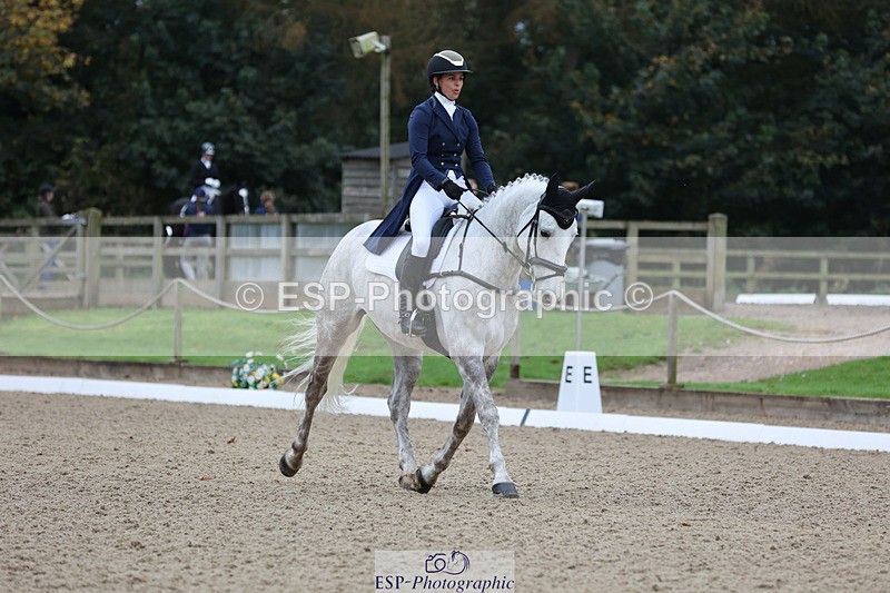 241024-110542-01731 - 135-Maddison.Peries-CHAMPAGNE.SILVER.NOVA