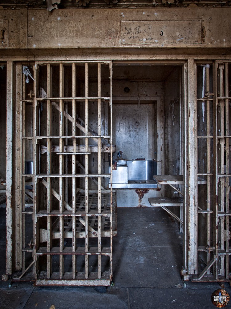 Essex County Jail Annex (Caldwell, NJ) | Cell - Essex County Jail Annex